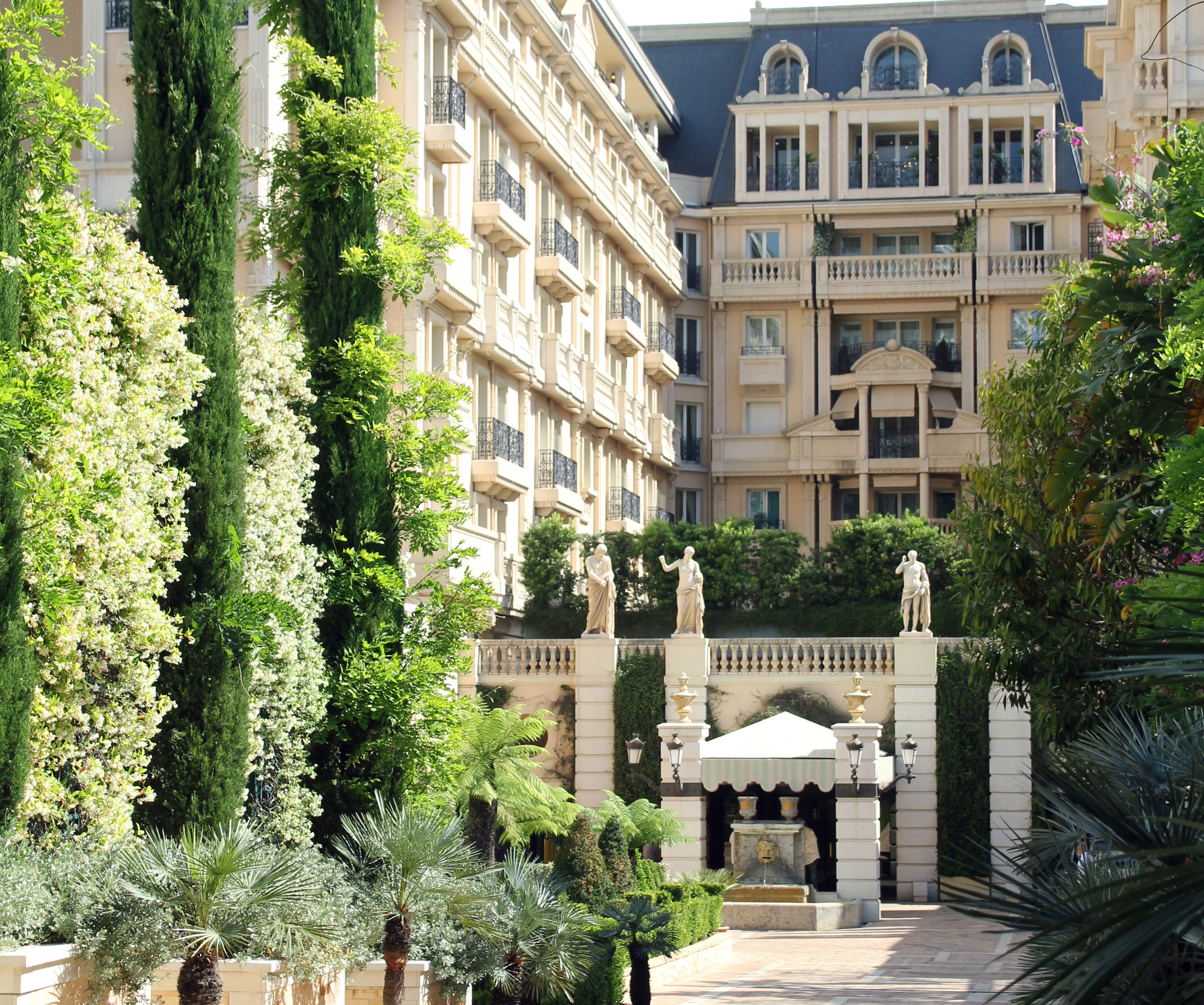 Facade_Hotel_Metropole_MC.jpg