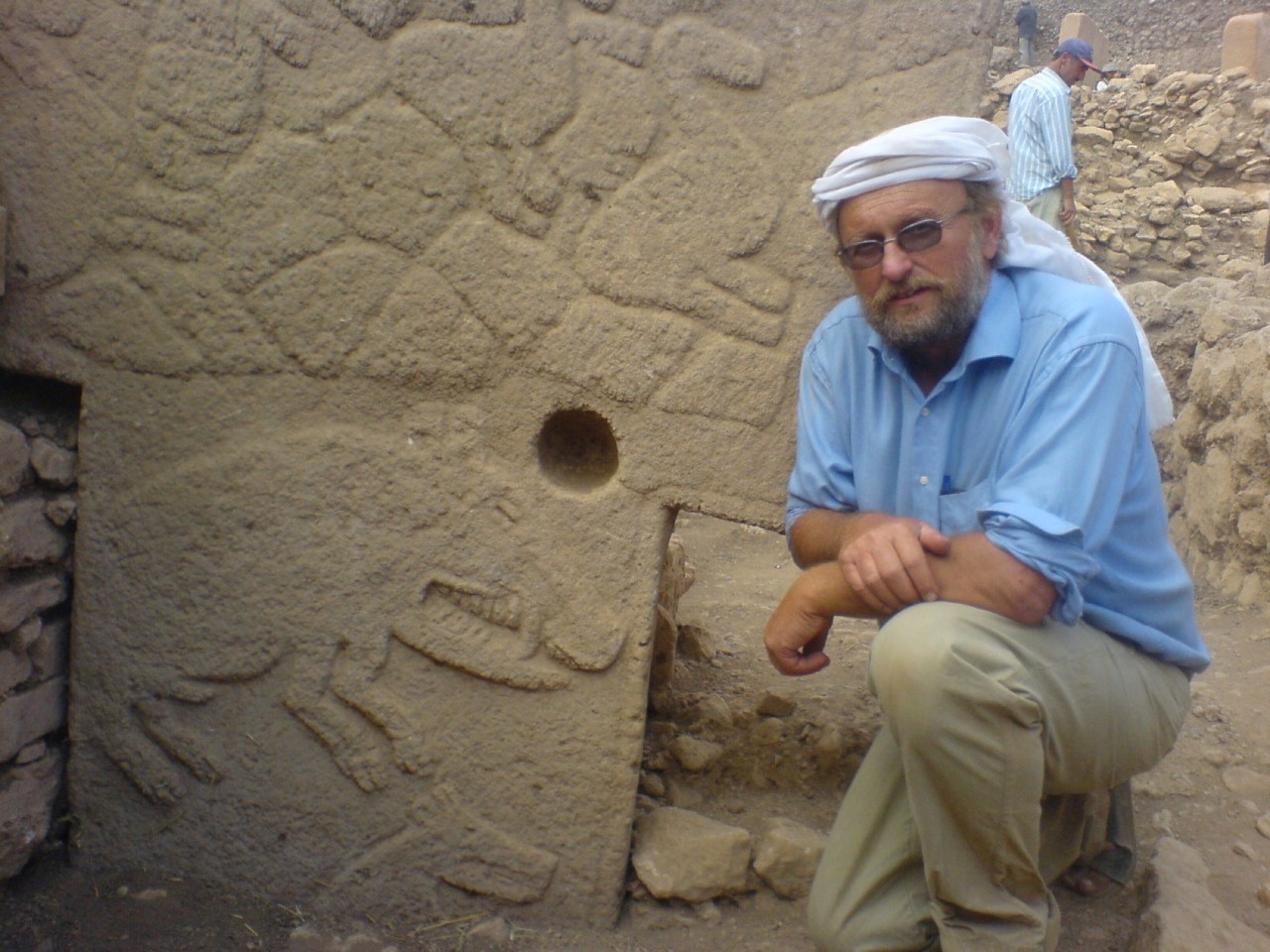 thumbnail_klaus_and_carvings.jpeg