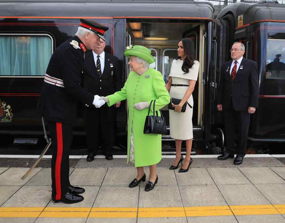 queen travel by train