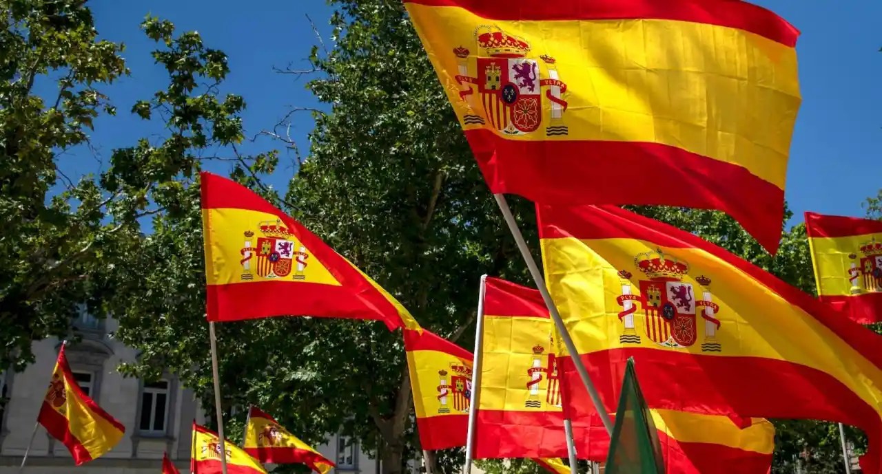 La anarquía restringida de España |  el observador