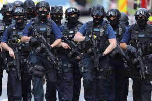 Who can blame armed police officers for handing back their guns?